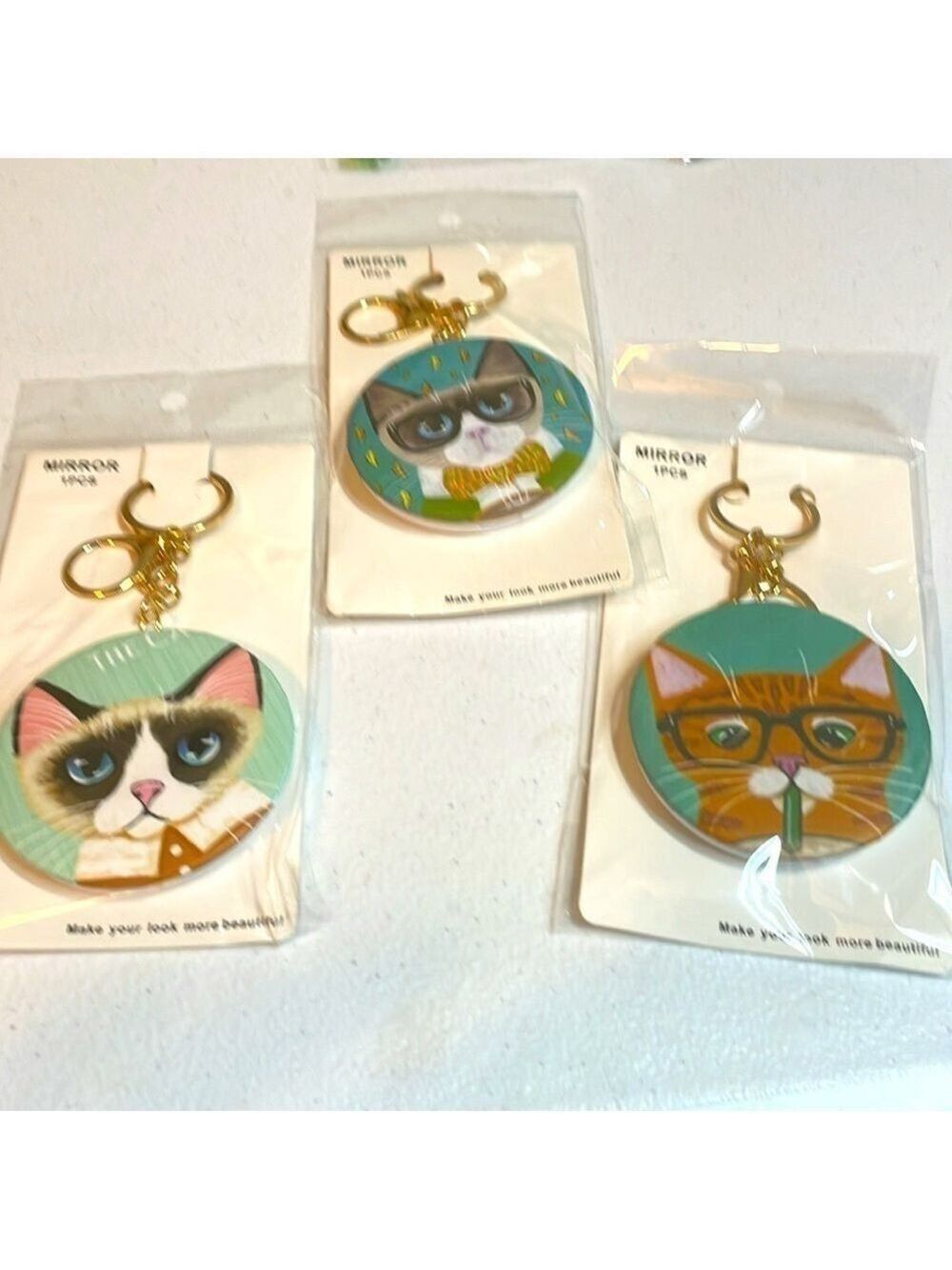 Cat Theme Round Folding Makeup Double Compact Mirror on Goldtone Keychain NIP